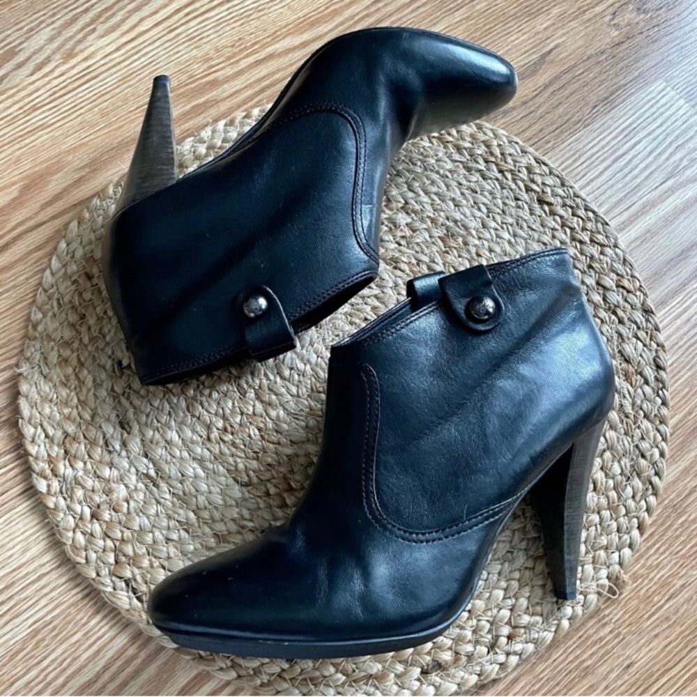 Coach Aliza Women’s Leather ankle boots.